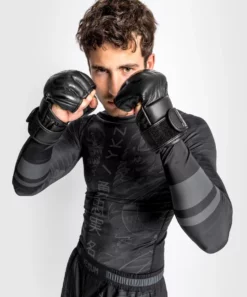Venum YKZ21 Rashguard - Long Sleeve - MMA Factory -MMA FACTORY Shop 03887a4df730a2fe2c84a590f1d855c941dabafb rash ls ykz black black 02 1