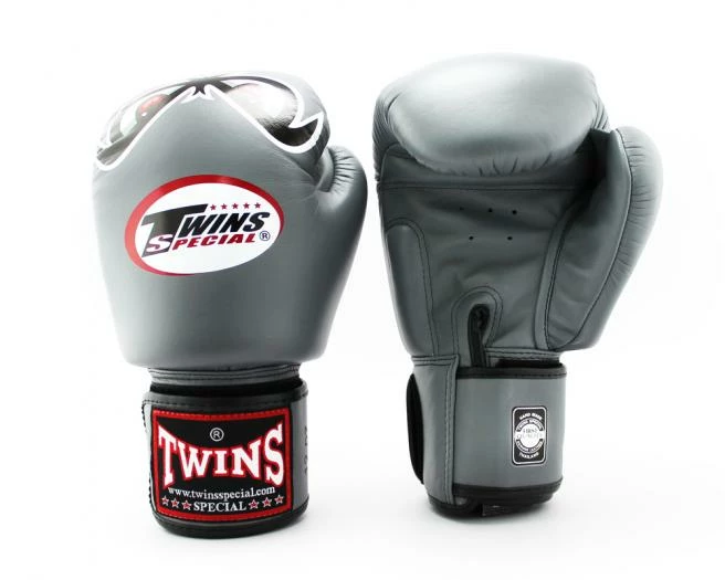 Twins "No Fear" Boxing Gloves - FBGVL3-25 - MMA Factory 5 Twins "No Fear" Boxing Gloves - FBGVL3-25 - MMA Factory - Image 3