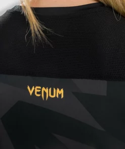 Venum Razor Rashguard Long Sleeve - For Women - MMA Factory -MMA FACTORY Shop 8 252f4 252f3 252f3 252f84332cf67cf08bfa0e2477046456fc6e071eddaf 20 5264196a 47ca 411f 83db df2122a6cd15 720x