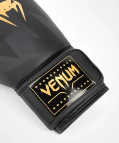 Venum Razor Boxing Gloves - MMA Factory -MMA FACTORY Shop c 252f9 252f6 252f3 252fc9633a7551782518d54d1d86e5809ed71f32739d bg razor black gold 03 1192a65c d008 42a8 9ebc 04f628dc24c3 1080x 2